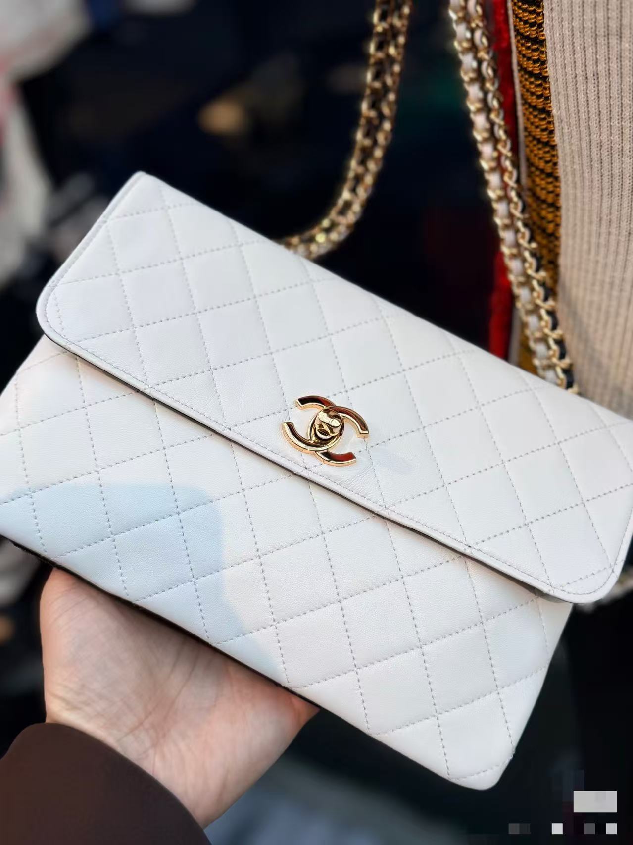 Chanel Basic Bag M-l