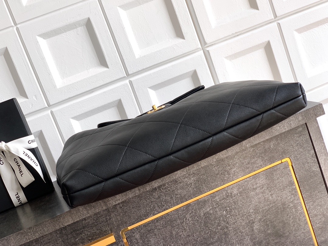 Chanel Basic Bag Cow Leather M-l