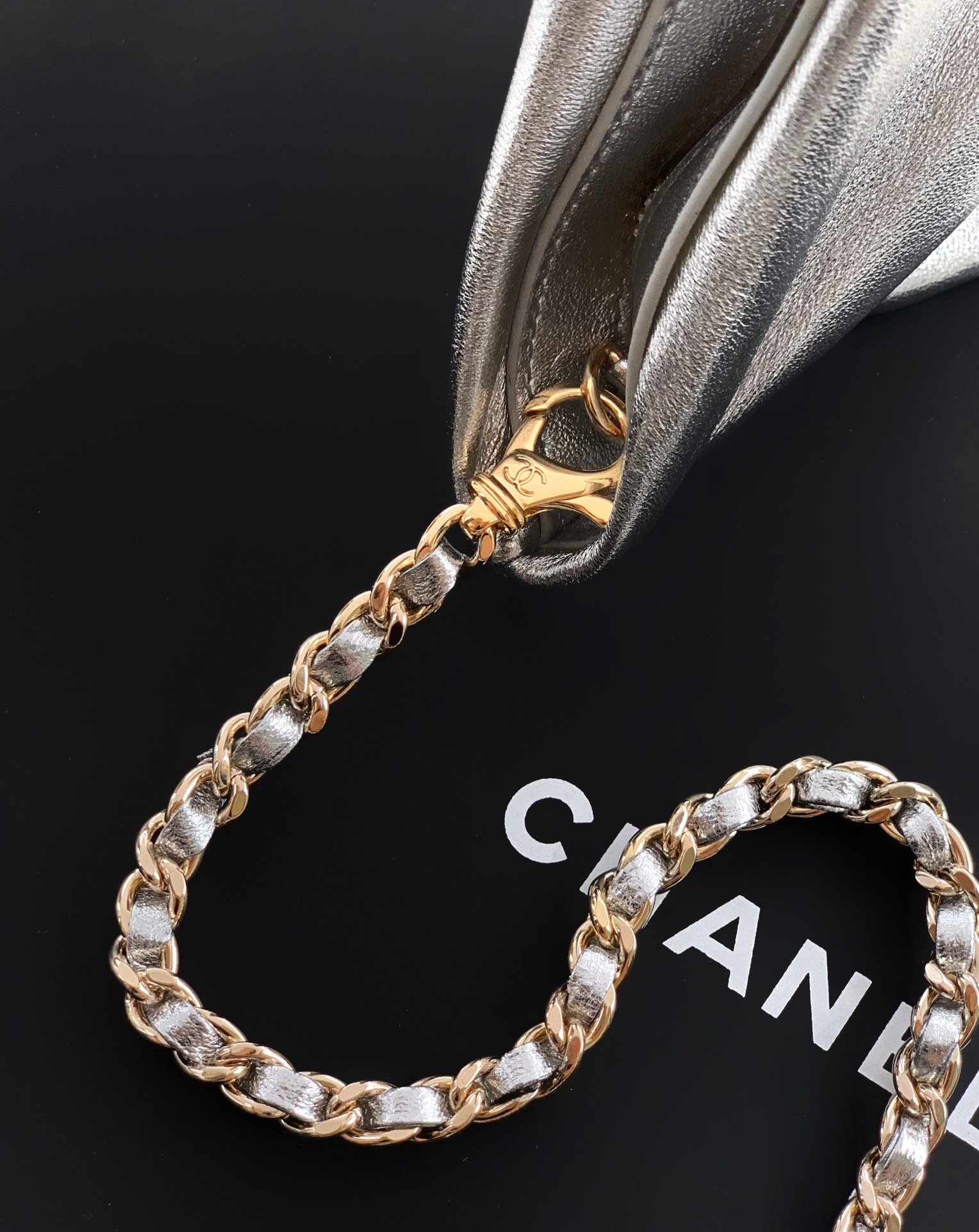 Chanel Tote Bag Gold M-l-s