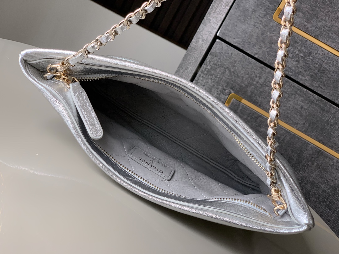 Chanel Tote Bag Gold M-l-s