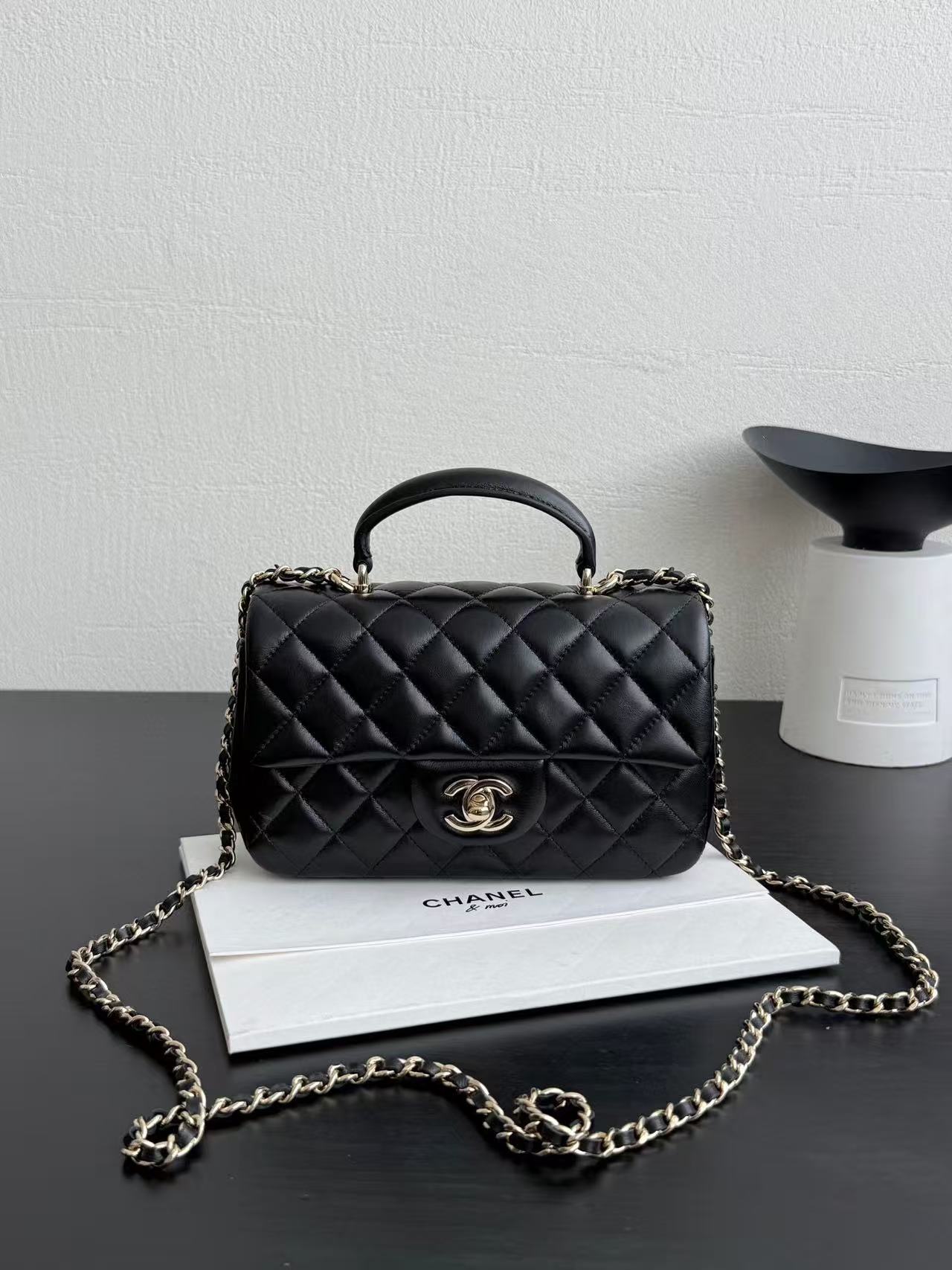 Chanel Basic Bag Black 14cm-m-l