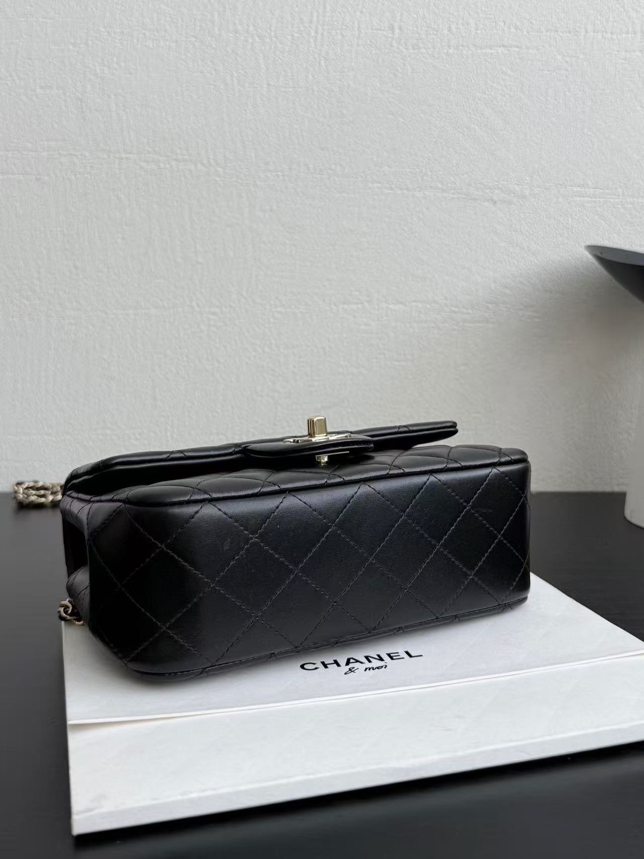 Chanel Basic Bag Black 14cm-m-l