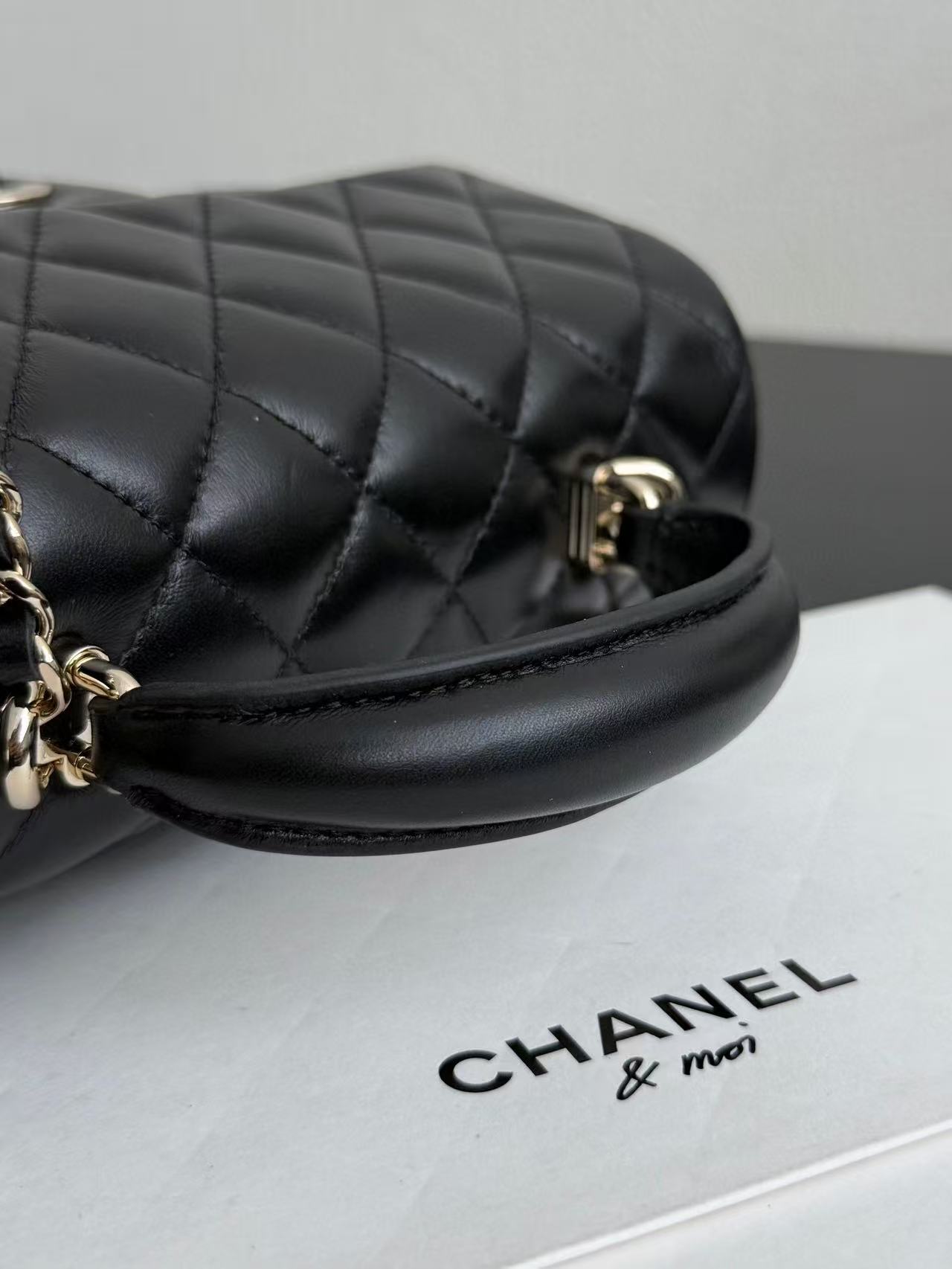 Chanel Basic Bag Black 14cm-m-l