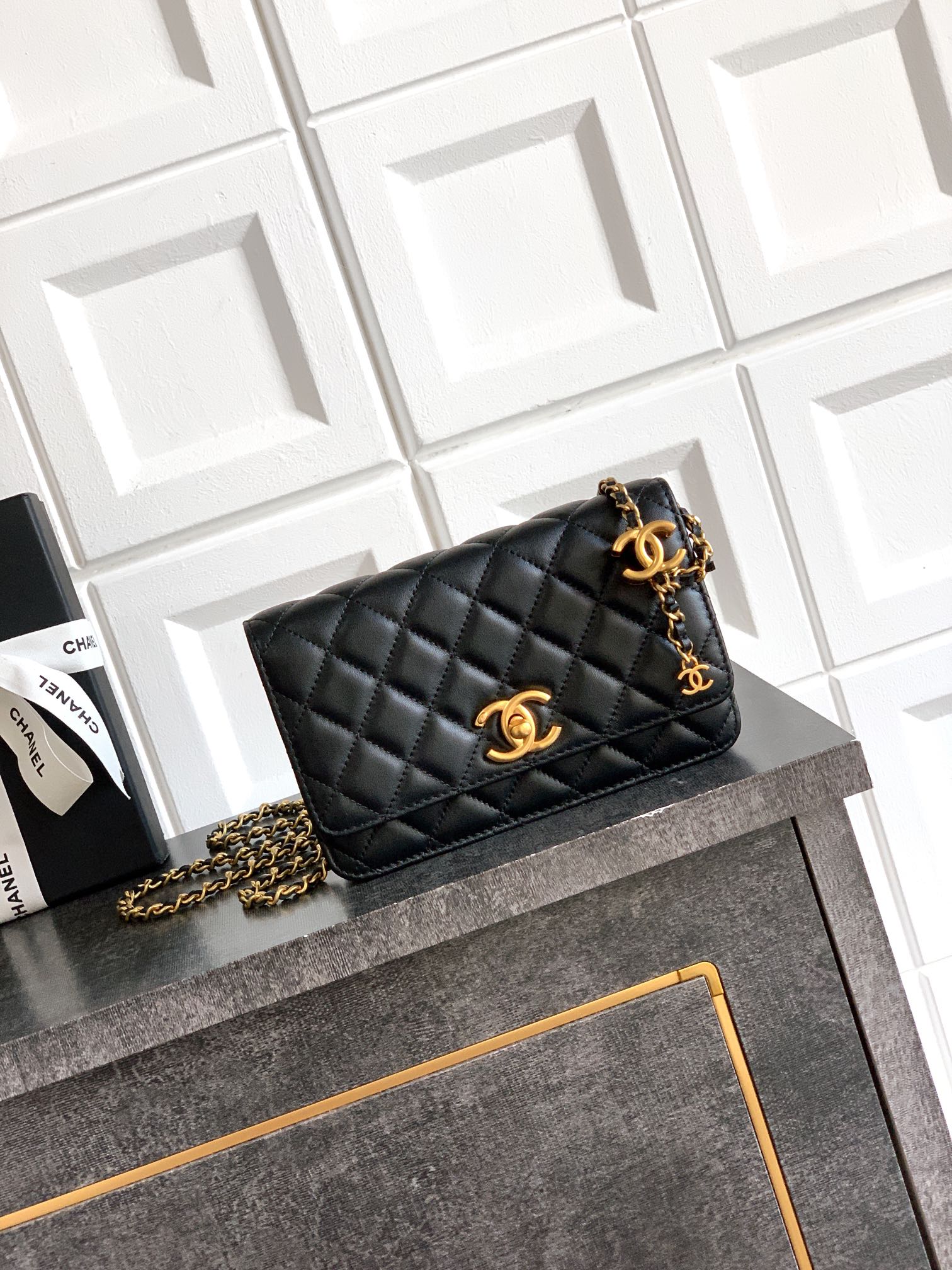 Chanel Basic Bag Black 20cm-l