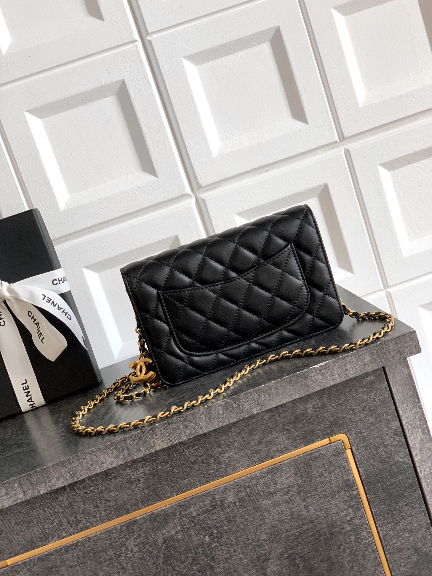 Chanel Basic Bag Black 20cm-l