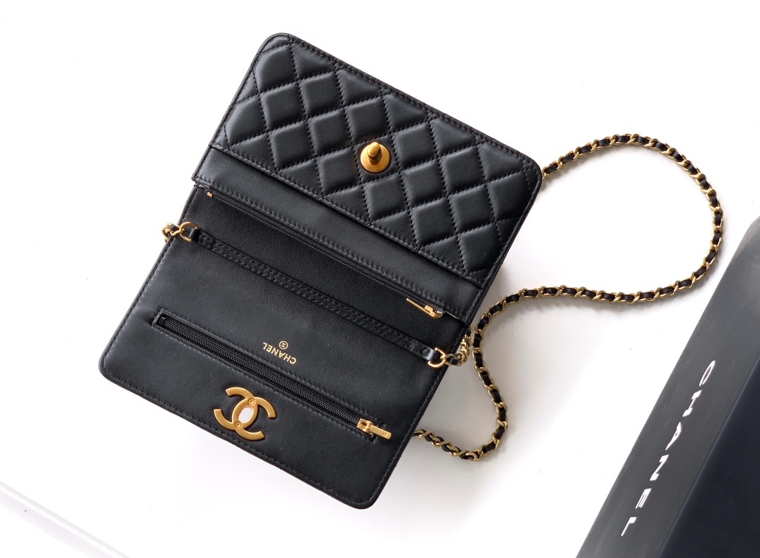 Chanel Basic Bag Black 20cm-l