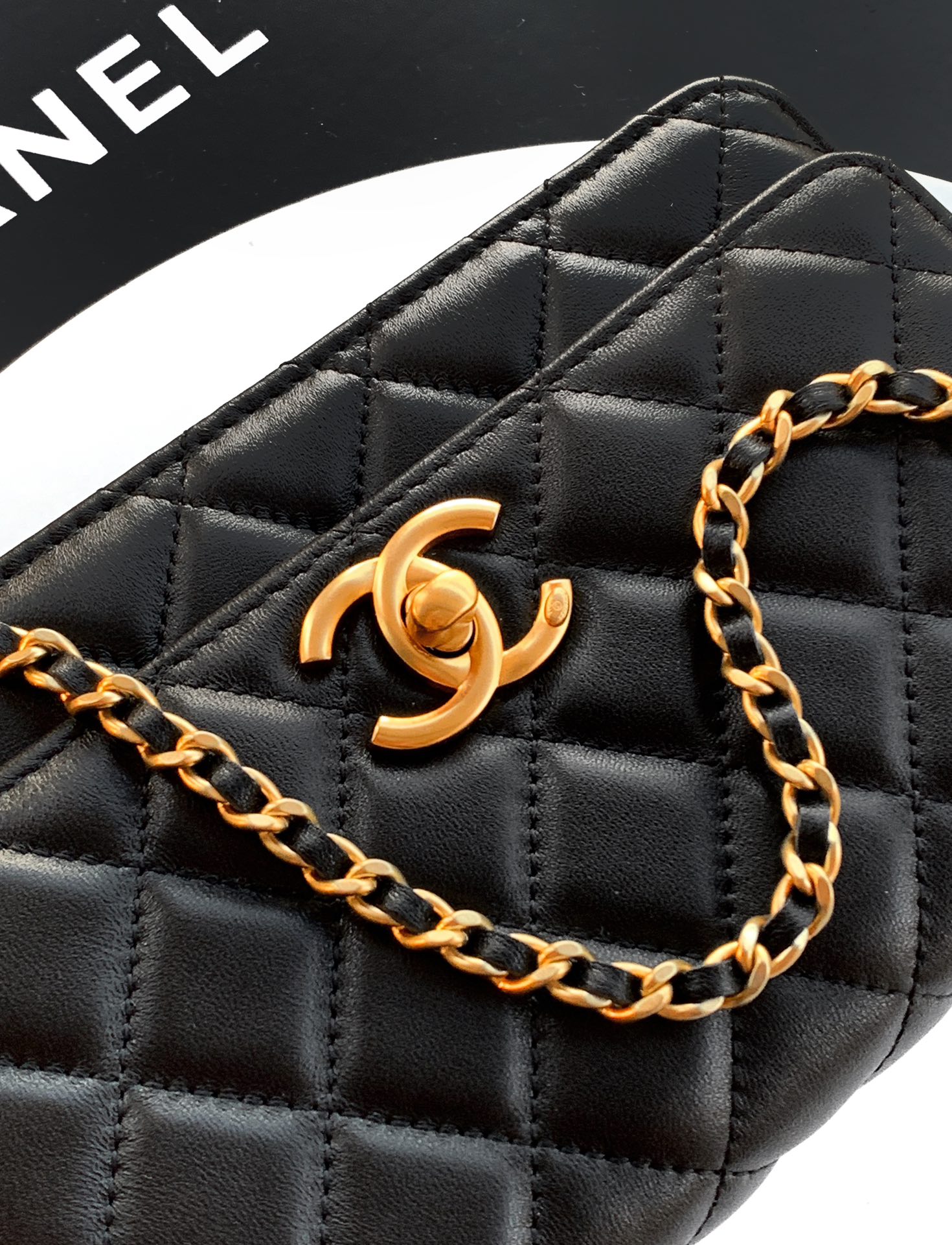 Chanel Basic Bag Black 20cm-l