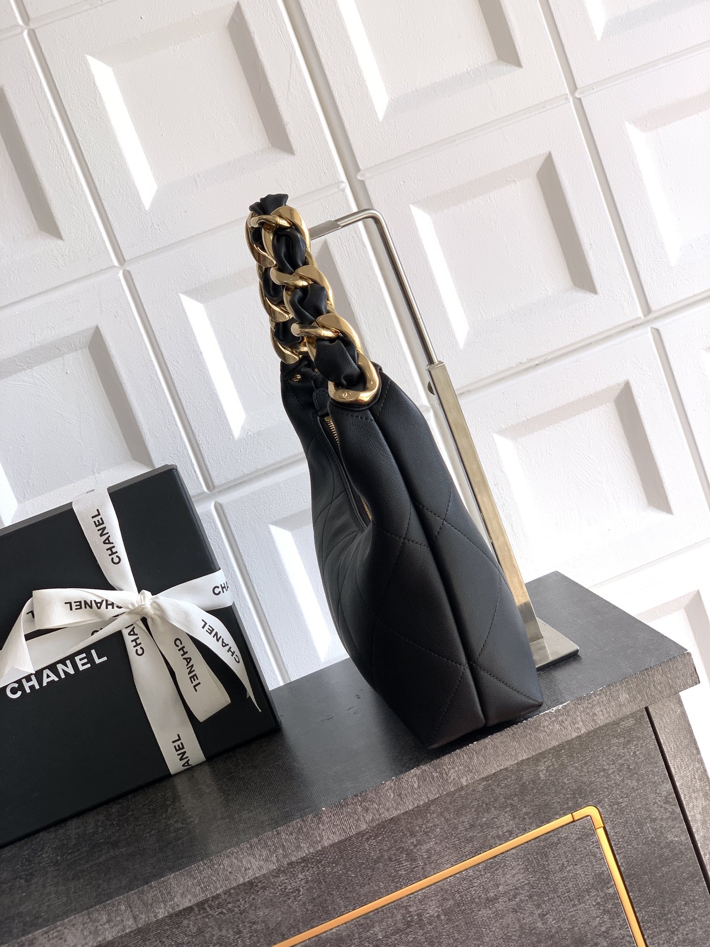 Chanel Basic Bag M-l