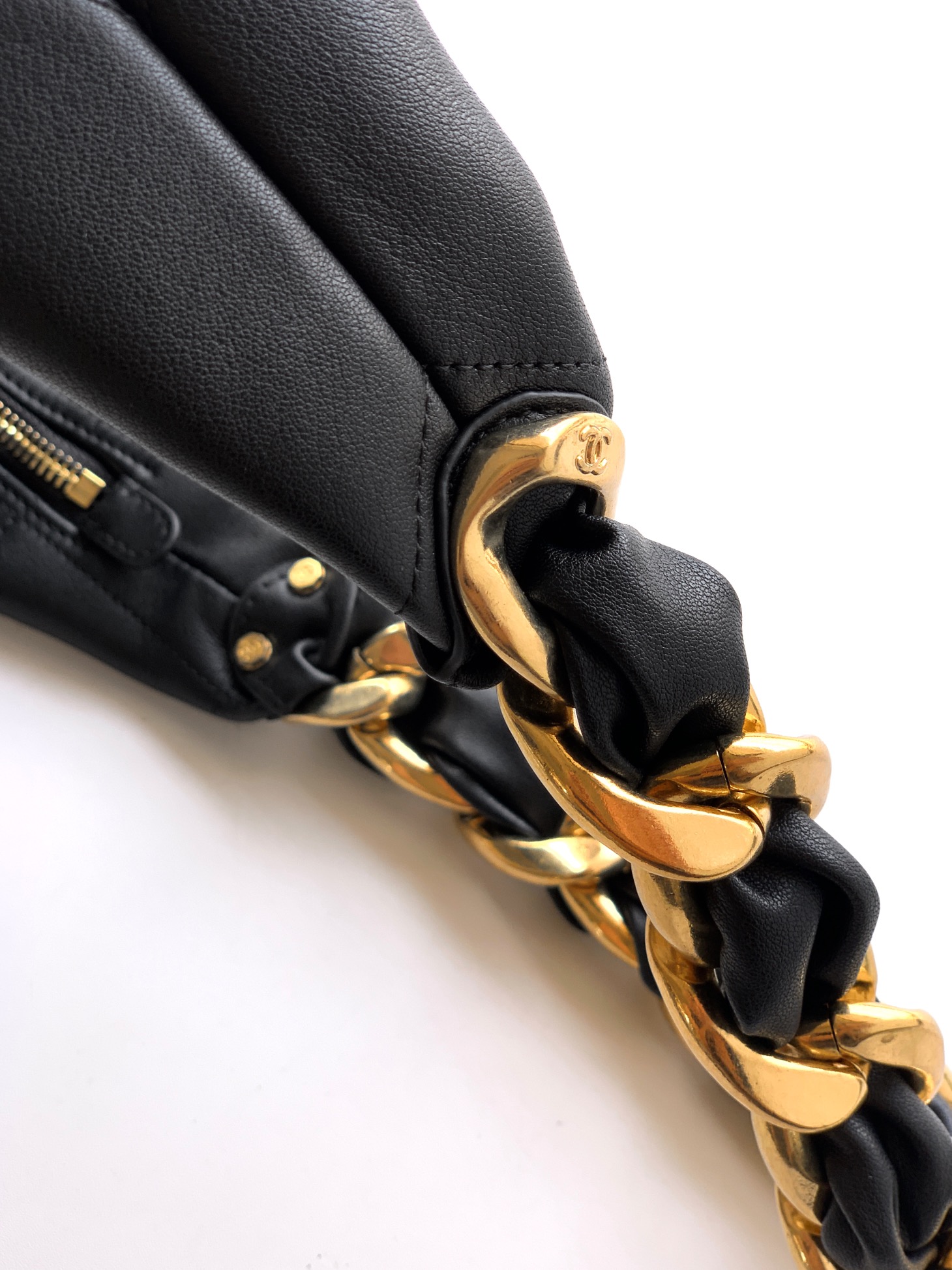 Chanel Basic Bag M-l