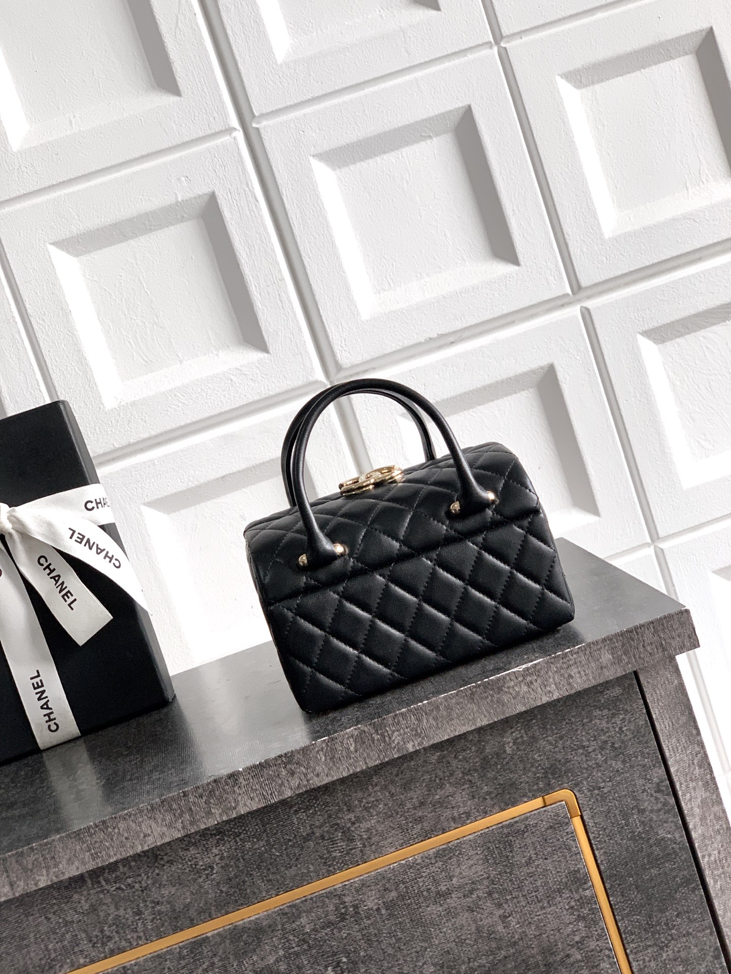 Chanel Basic Bag Sheepskin Black M-l