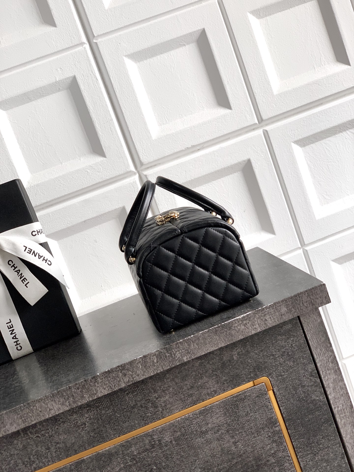 Chanel Basic Bag Sheepskin Black M-l