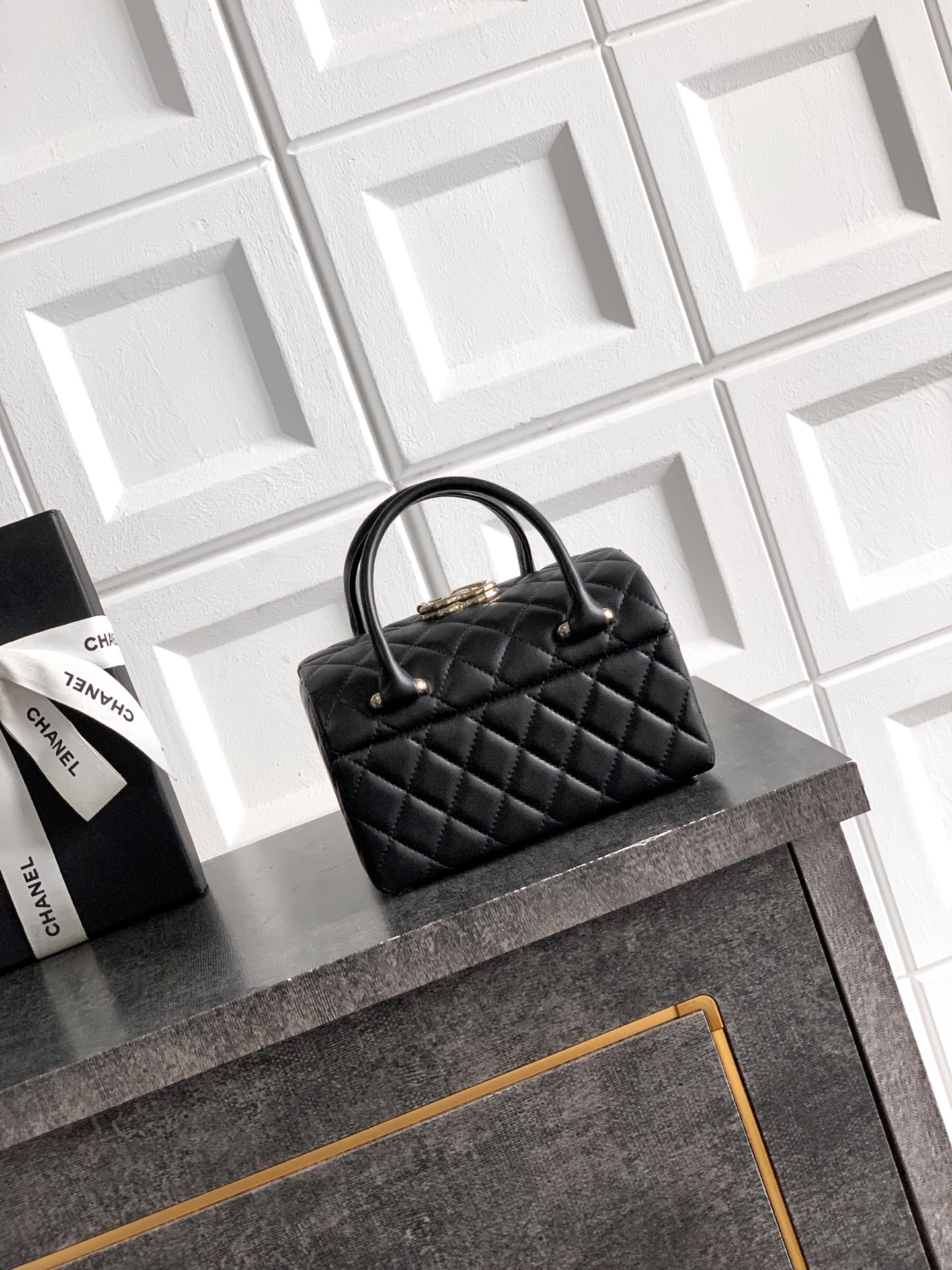 Chanel Basic Bag Sheepskin Black M-l