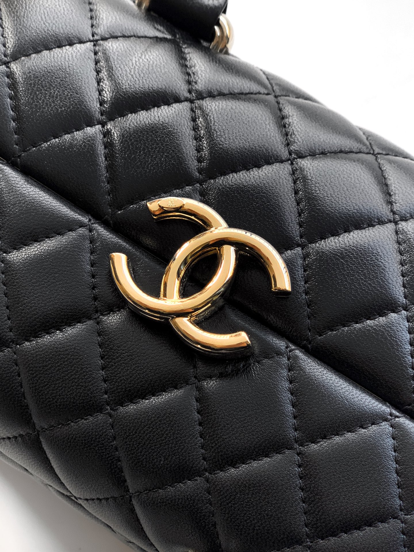 Chanel Basic Bag Sheepskin Black M-l