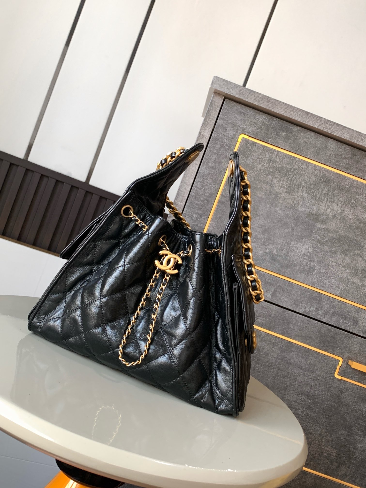 Chanel Bucket Bag M-l