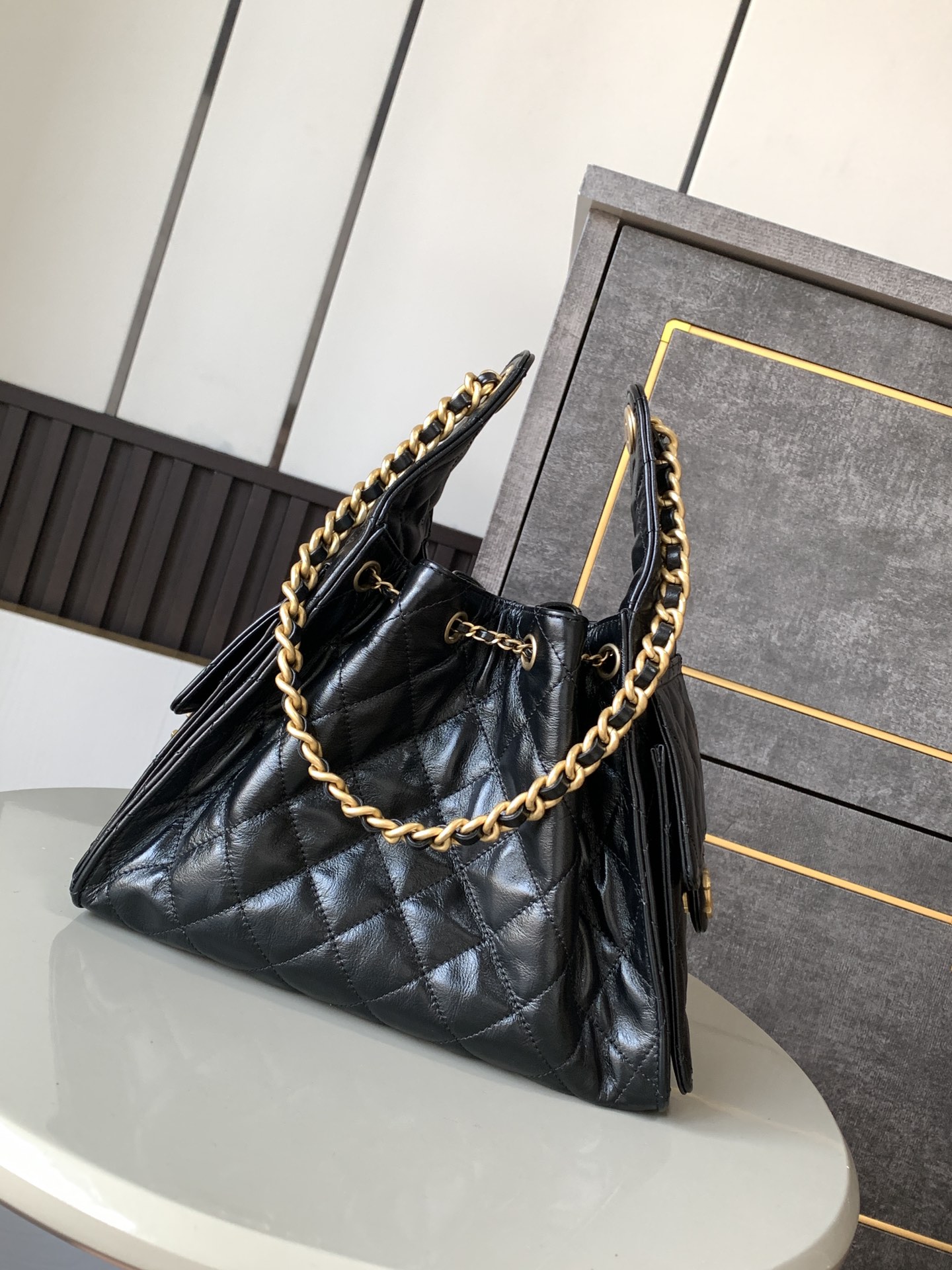 Chanel Bucket Bag M-l