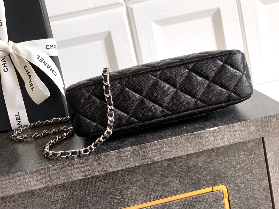 Chanel Basic Bag Black M-l-s