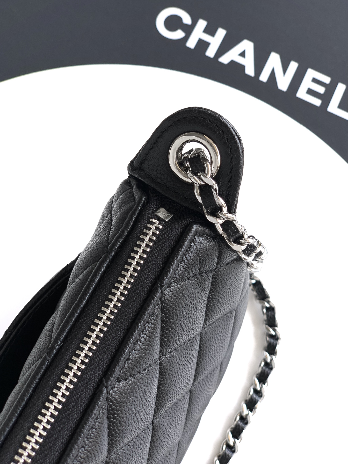 Chanel Basic Bag Black M-l-s
