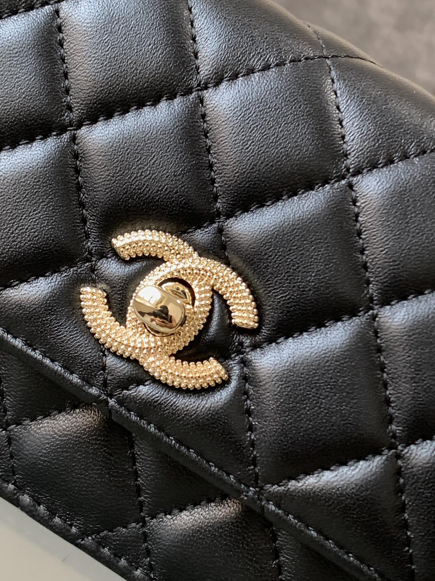 Chanel Basic Bag Sheepskin Black L