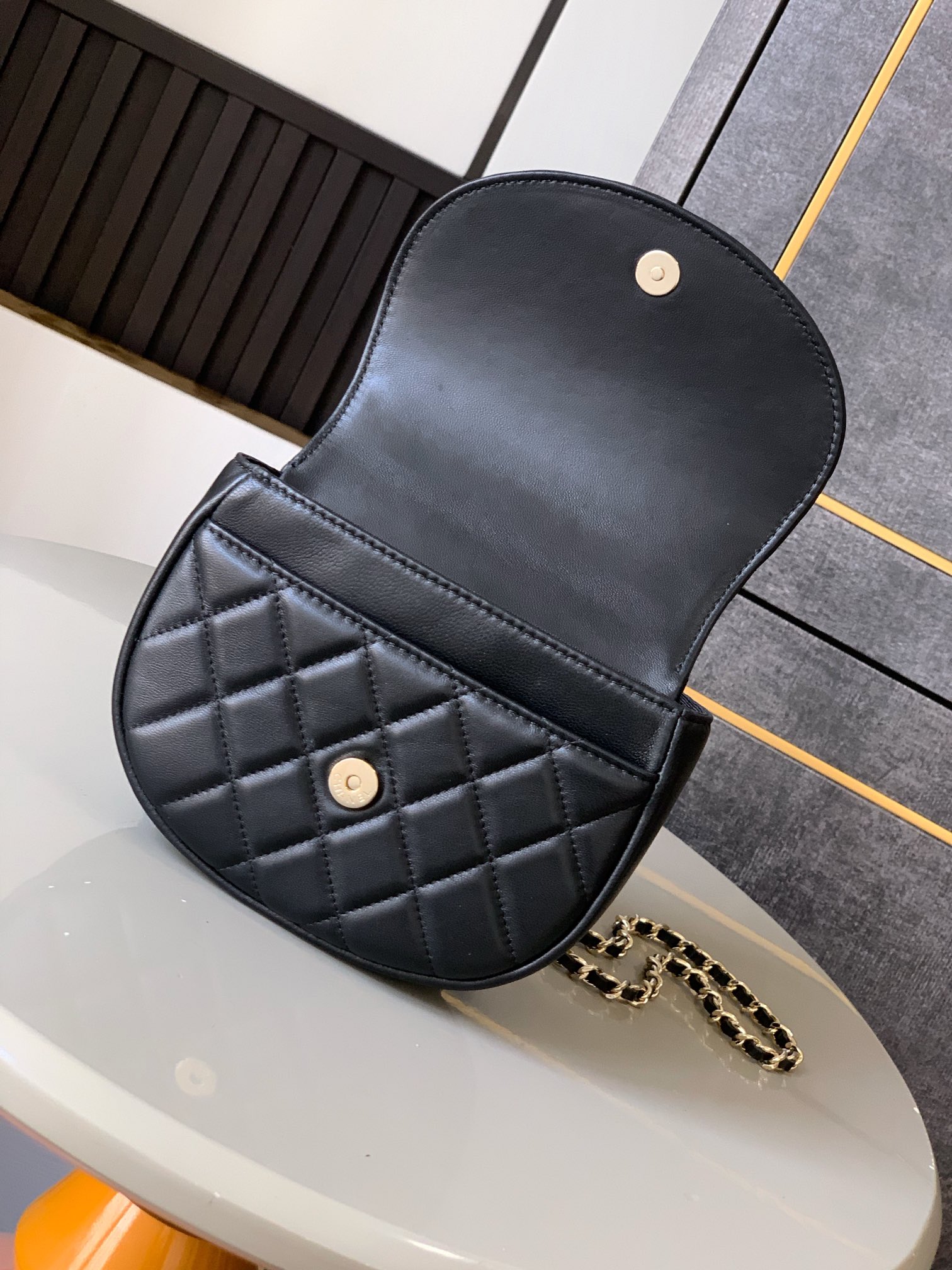 Chanel Clutch Bag Sheepskin M-l