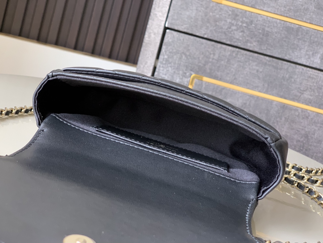 Chanel Clutch Bag Sheepskin M-l