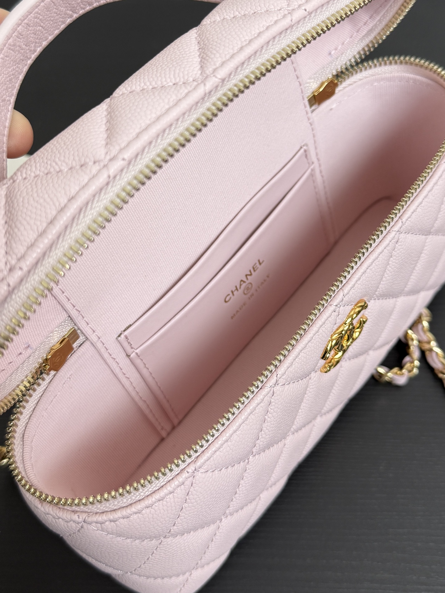 Chanel Basic Bag Cow Leather 19cm-l-s