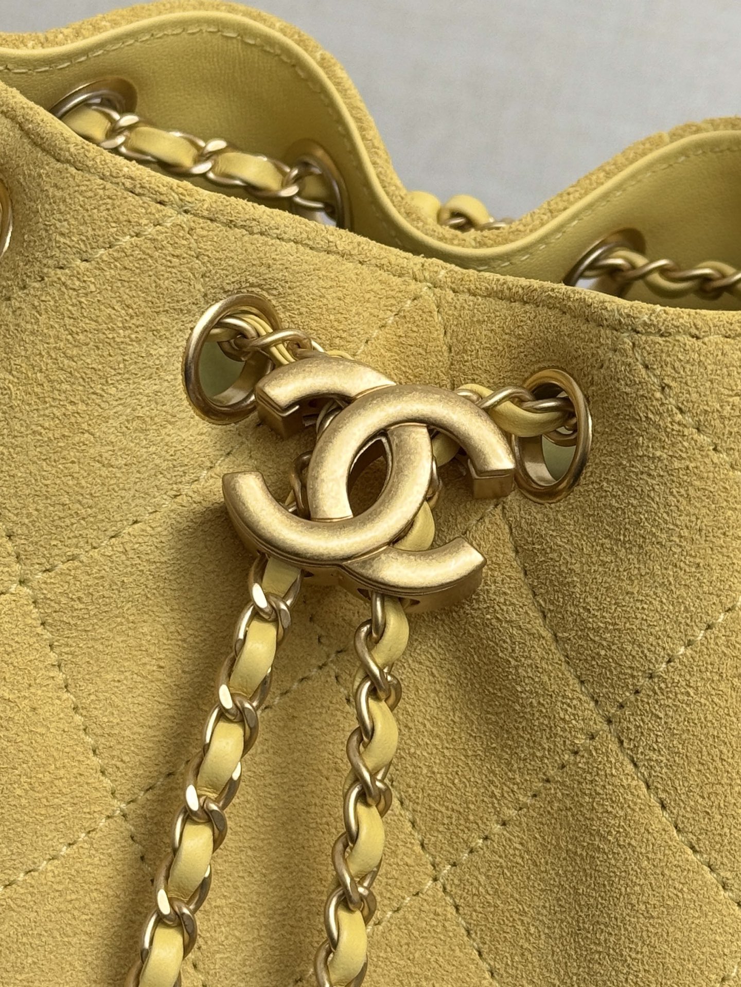 Chanel Bucket Bag Cow Leather 10cm-m-l-s