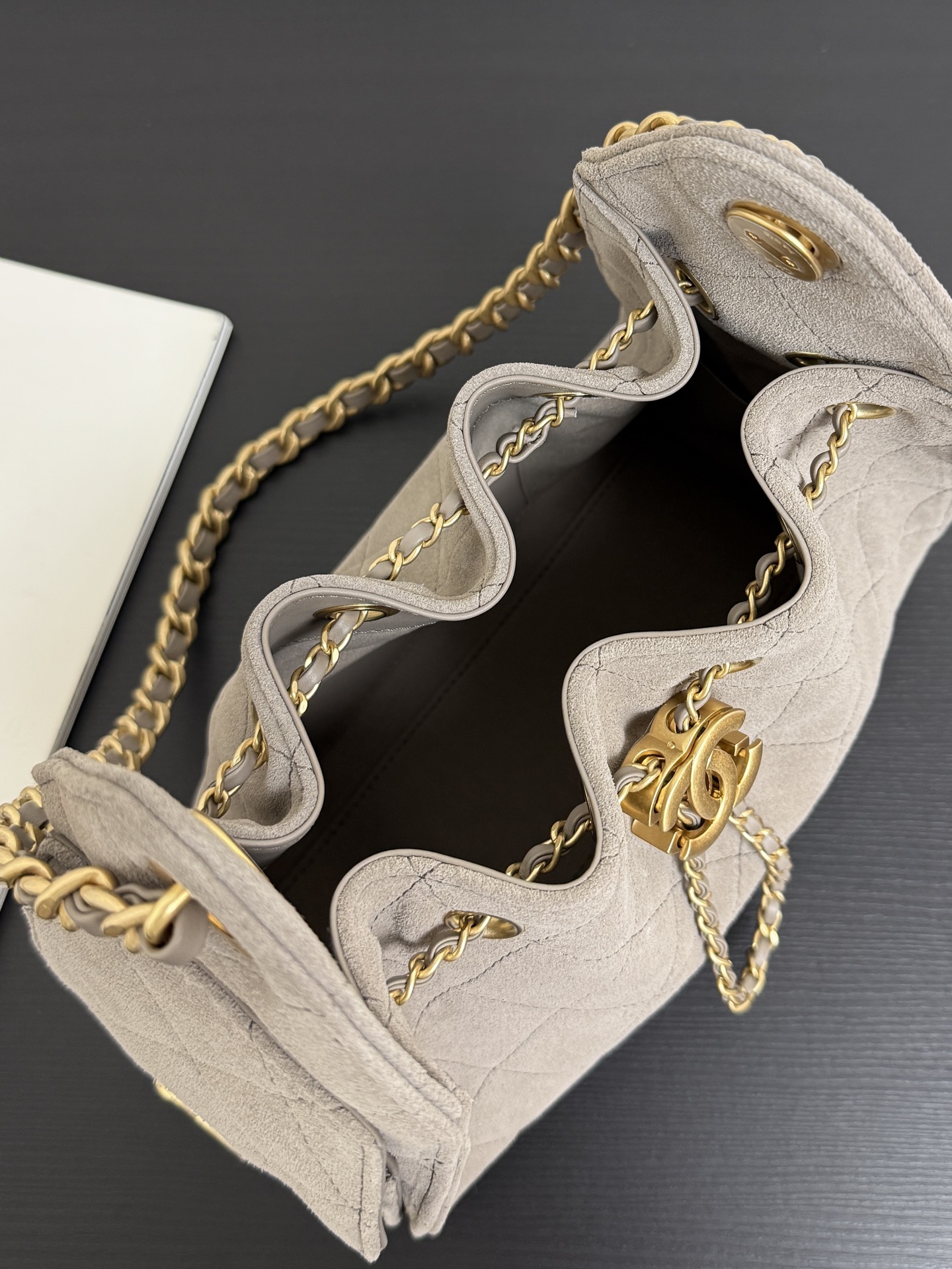 Chanel Bucket Bag Cow Leather 10cm-m-l-s