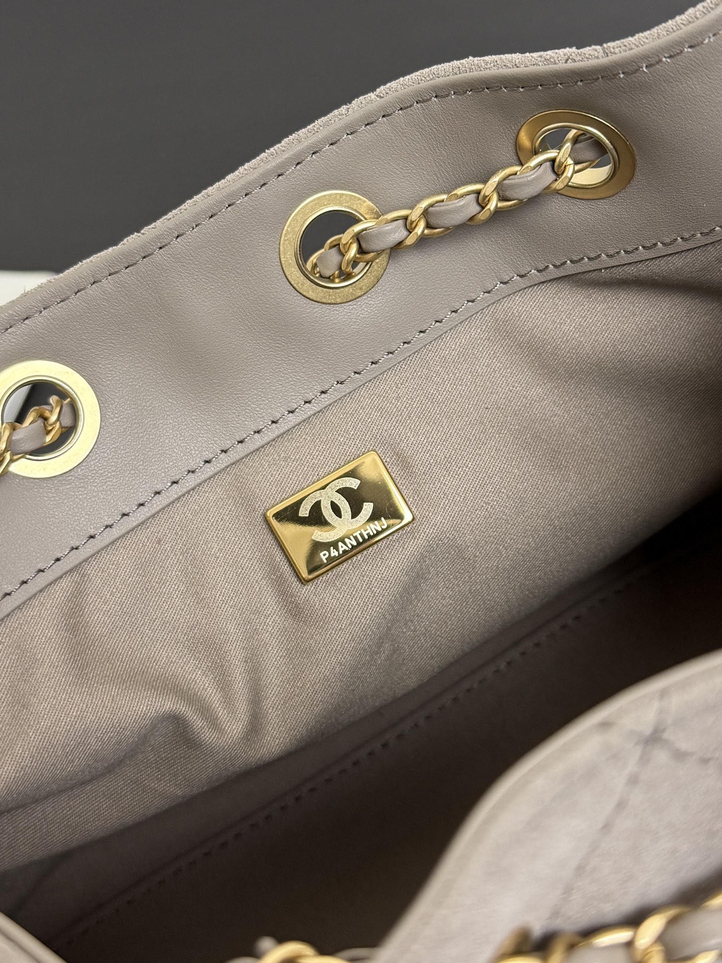 Chanel Bucket Bag Cow Leather 10cm-m-l-s