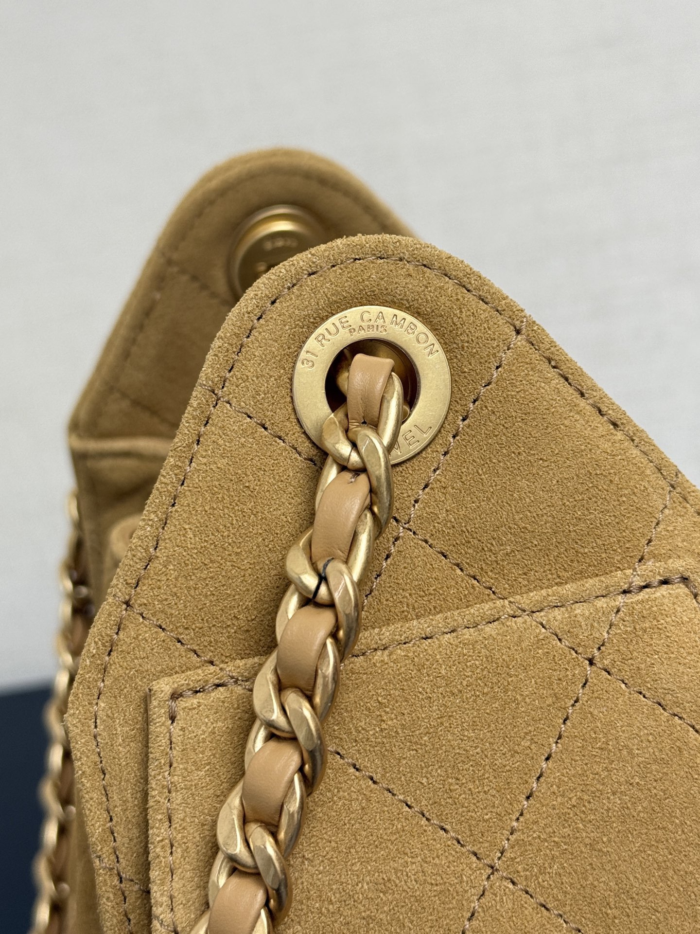 Chanel Bucket Bag Cow Leather 10cm-m-l-s