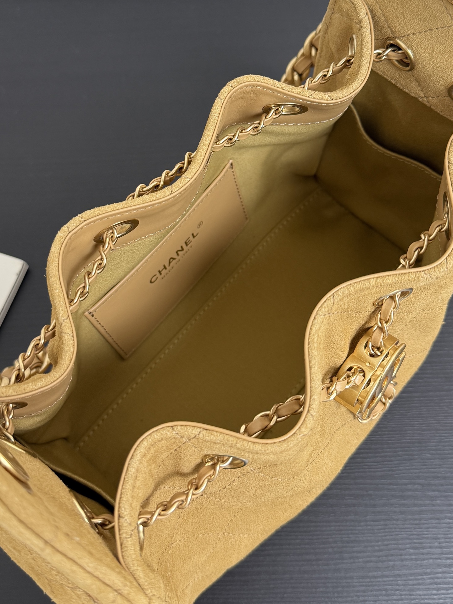 Chanel Bucket Bag Cow Leather 10cm-m-l-s