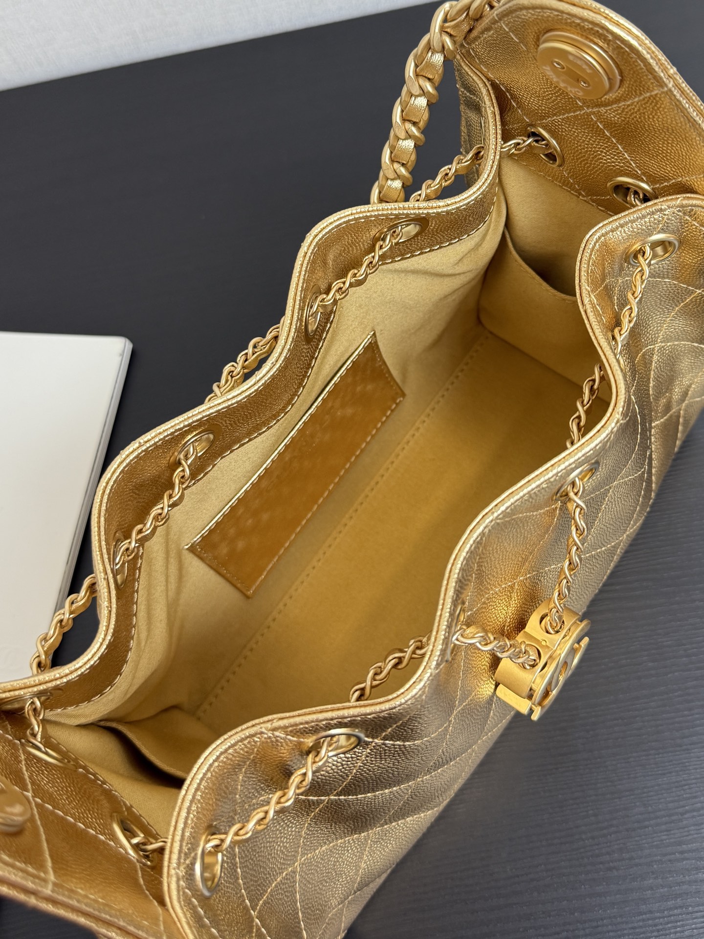 Chanel Bucket Bag Cow Leather 10cm-m-l-s