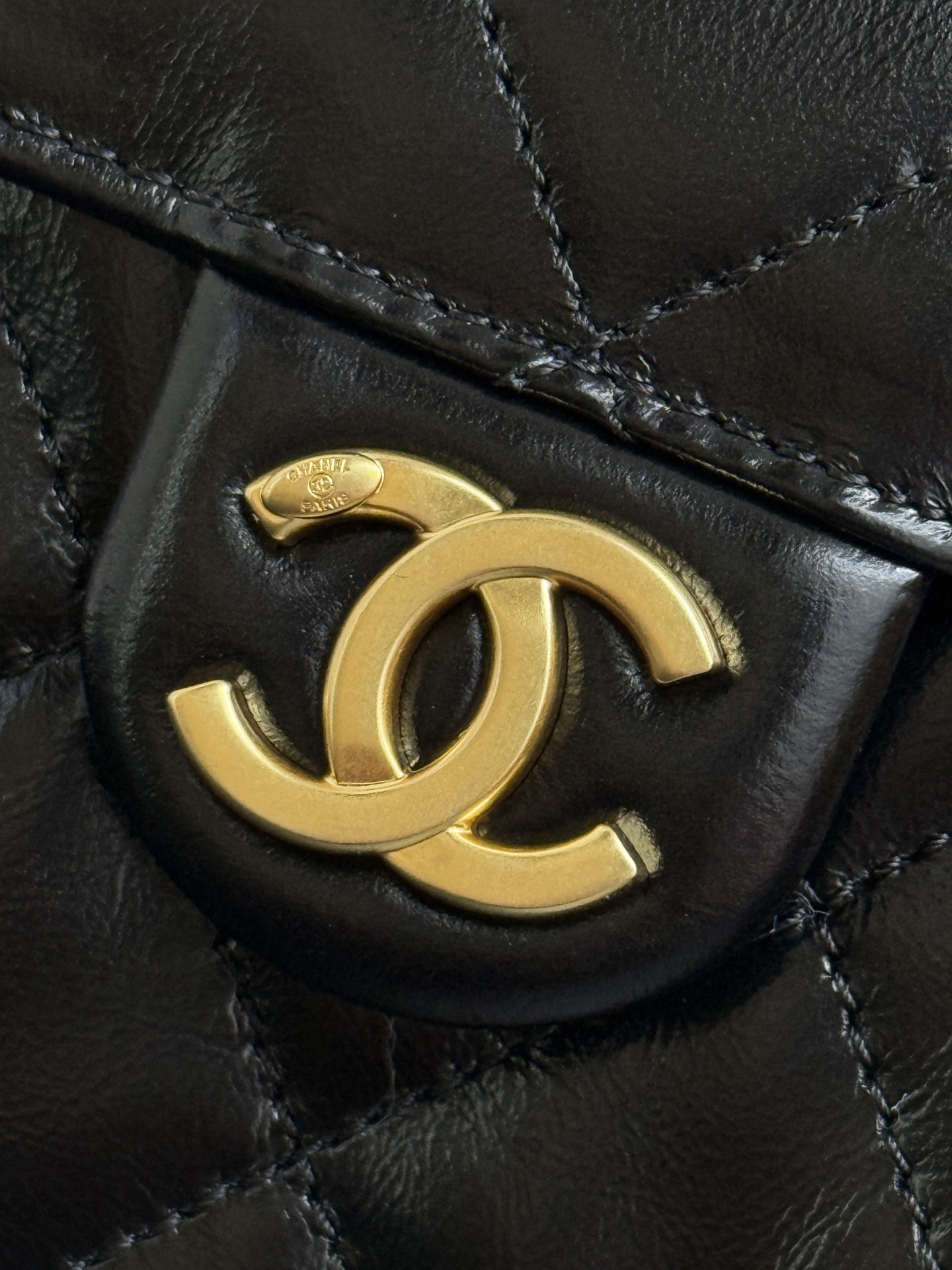 Chanel Bucket Bag Cow Leather 10cm-m-l-s