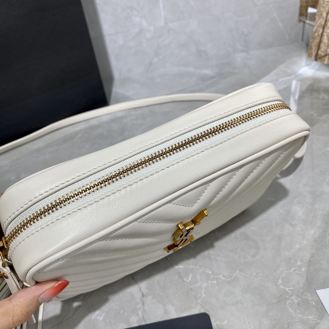 Basic Bag Cow Leather White M-l