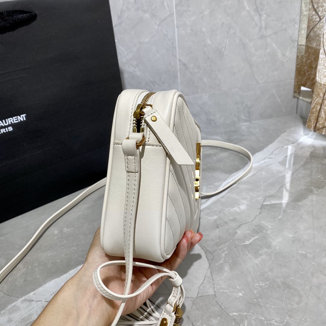 Basic Bag Cow Leather White M-l
