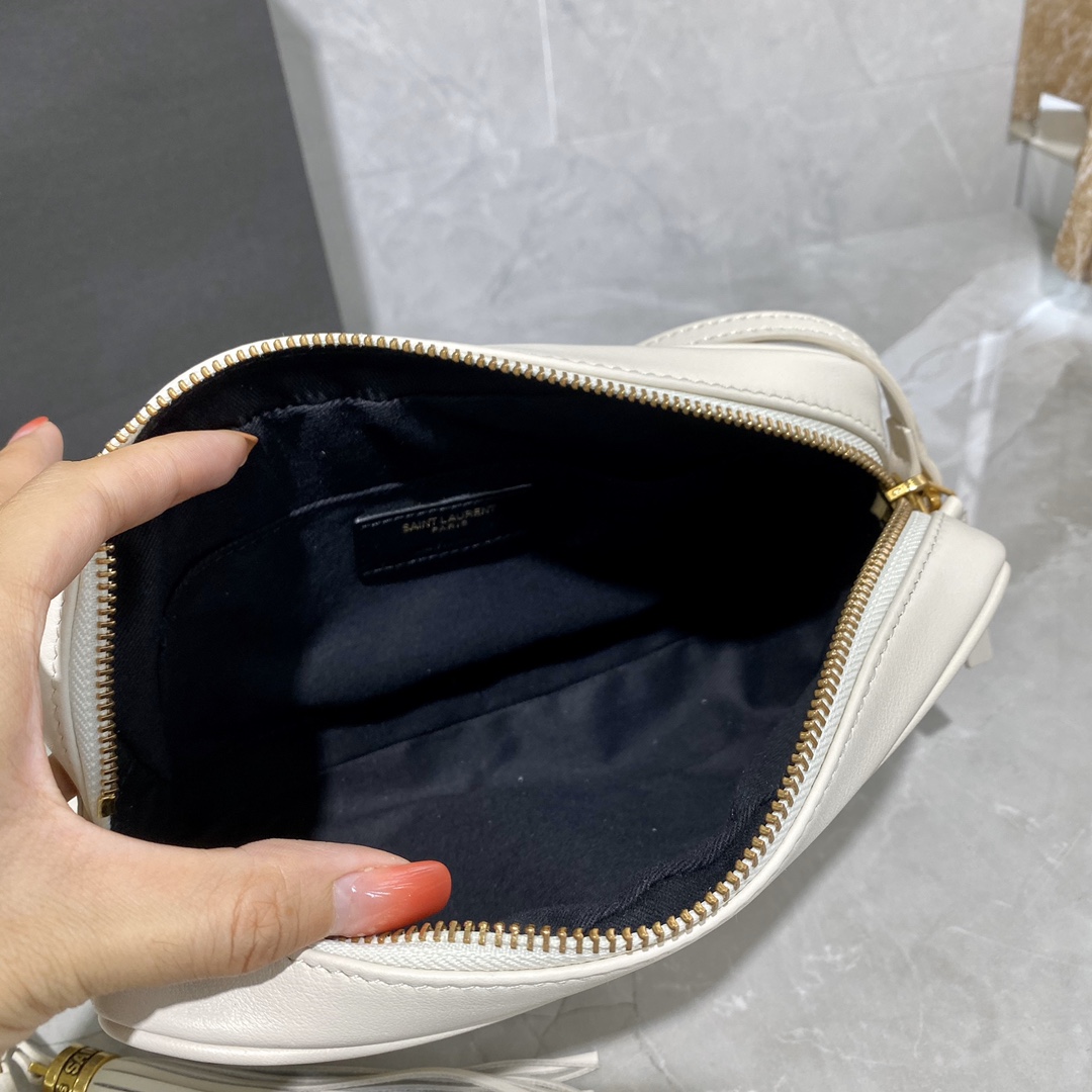 Basic Bag Cow Leather White M-l
