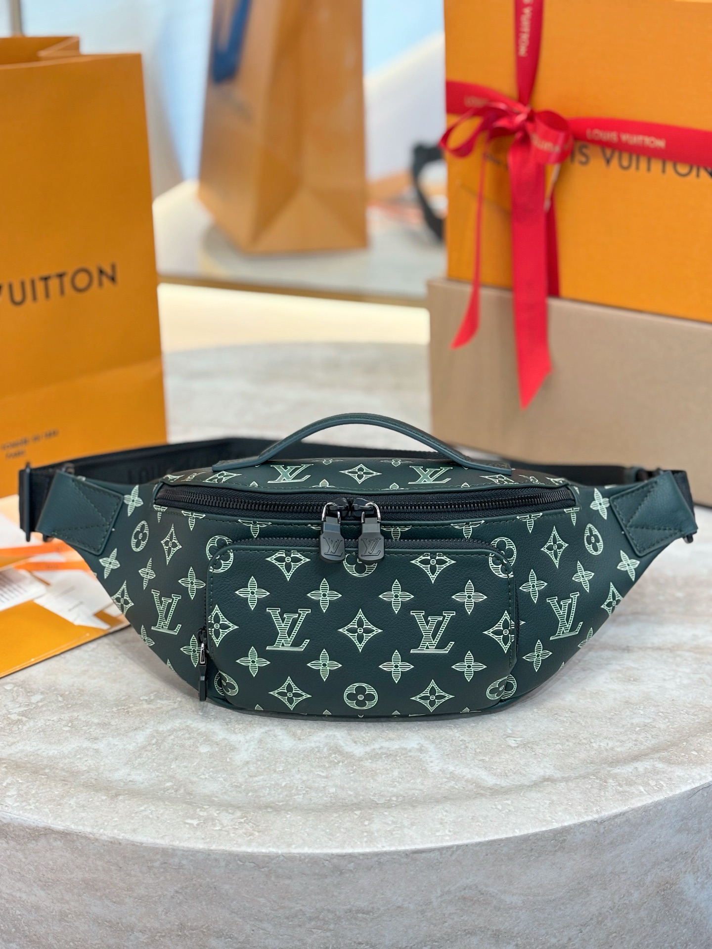 Louis Vuitton Basic Bag Cow Leather Green M-s