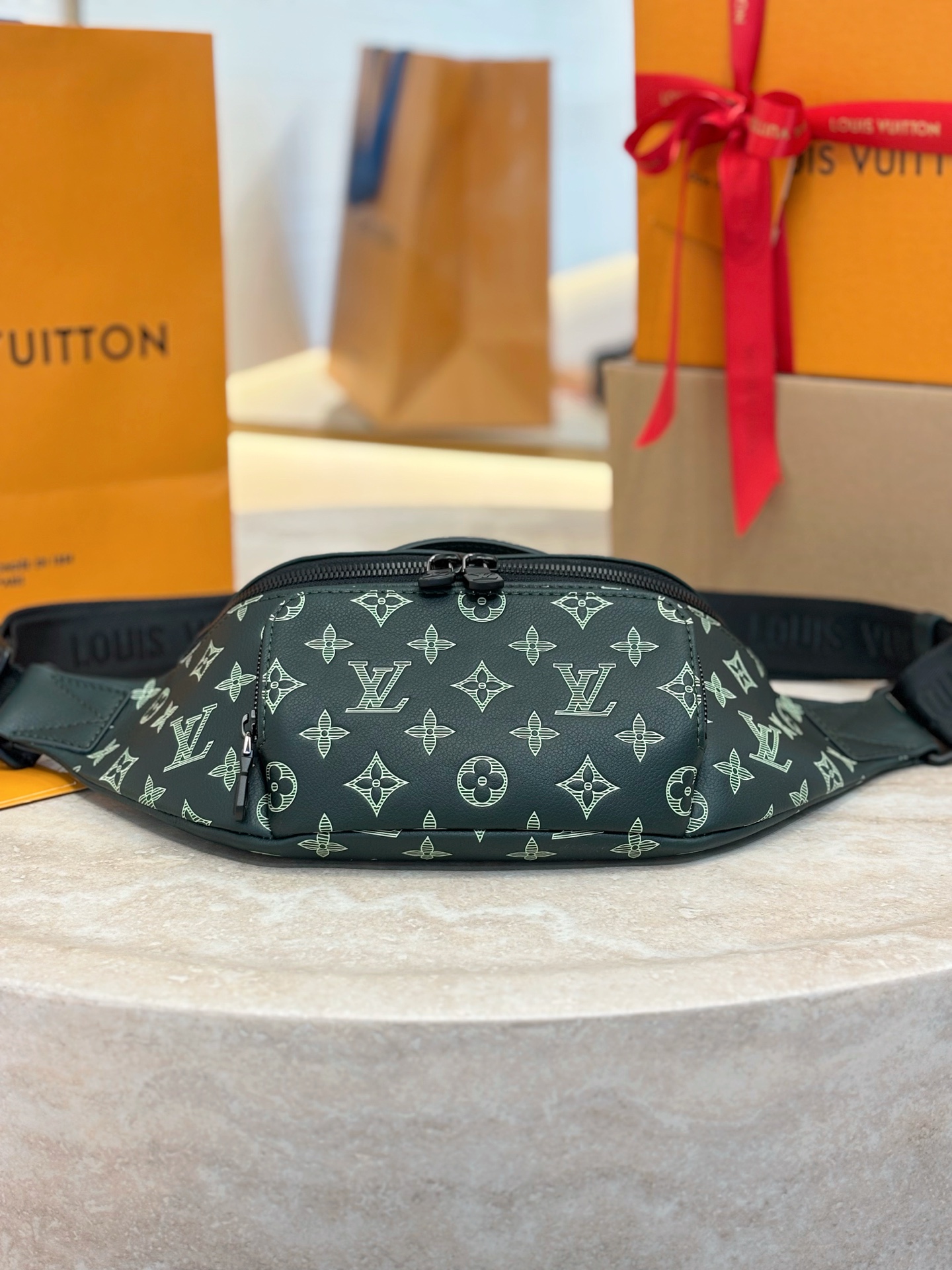 Louis Vuitton Basic Bag Cow Leather Green M-s