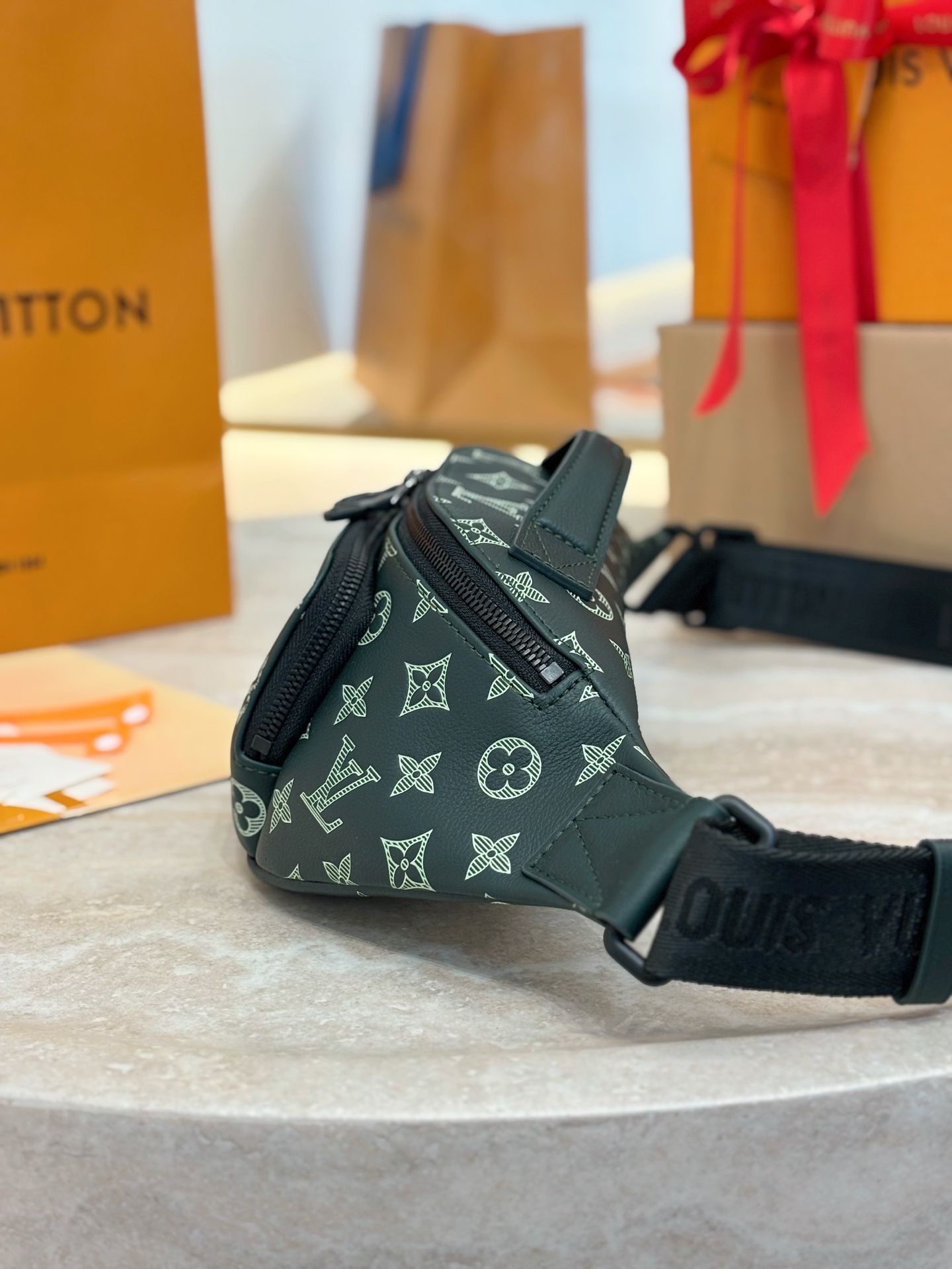Louis Vuitton Basic Bag Cow Leather Green M-s
