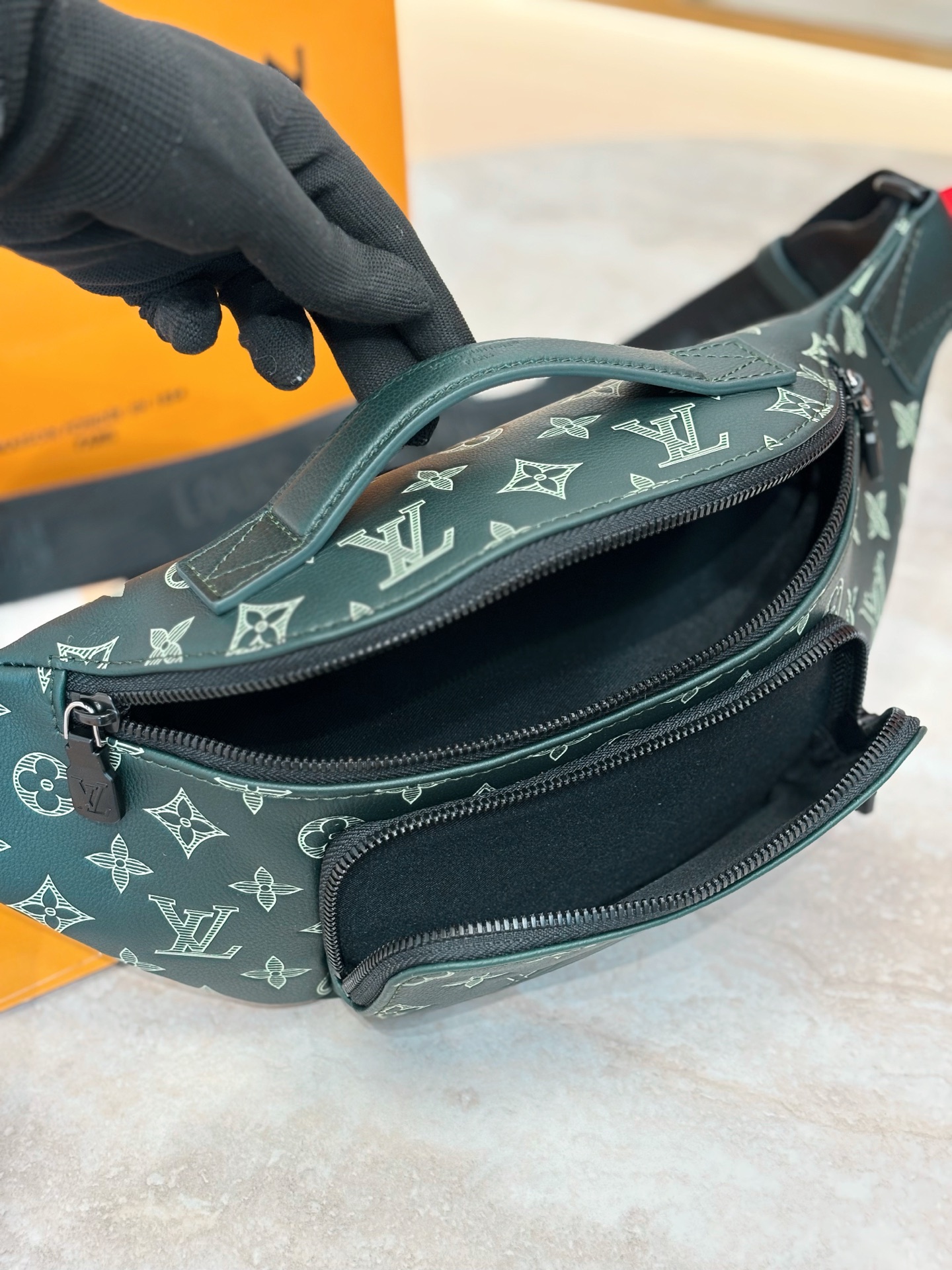 Louis Vuitton Basic Bag Cow Leather Green M-s