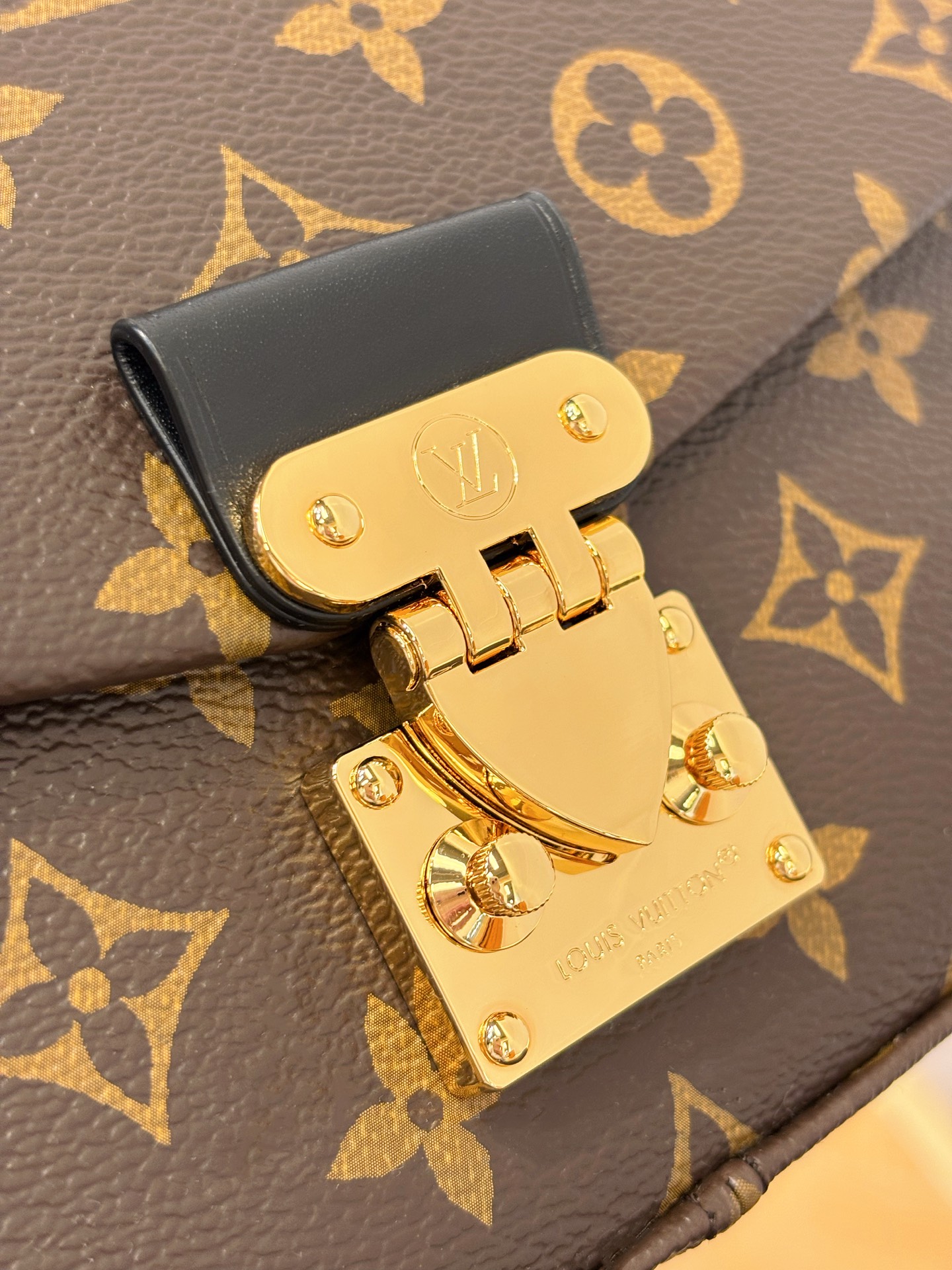 Louis Vuitton Messenger Bag Canvas M-l-s