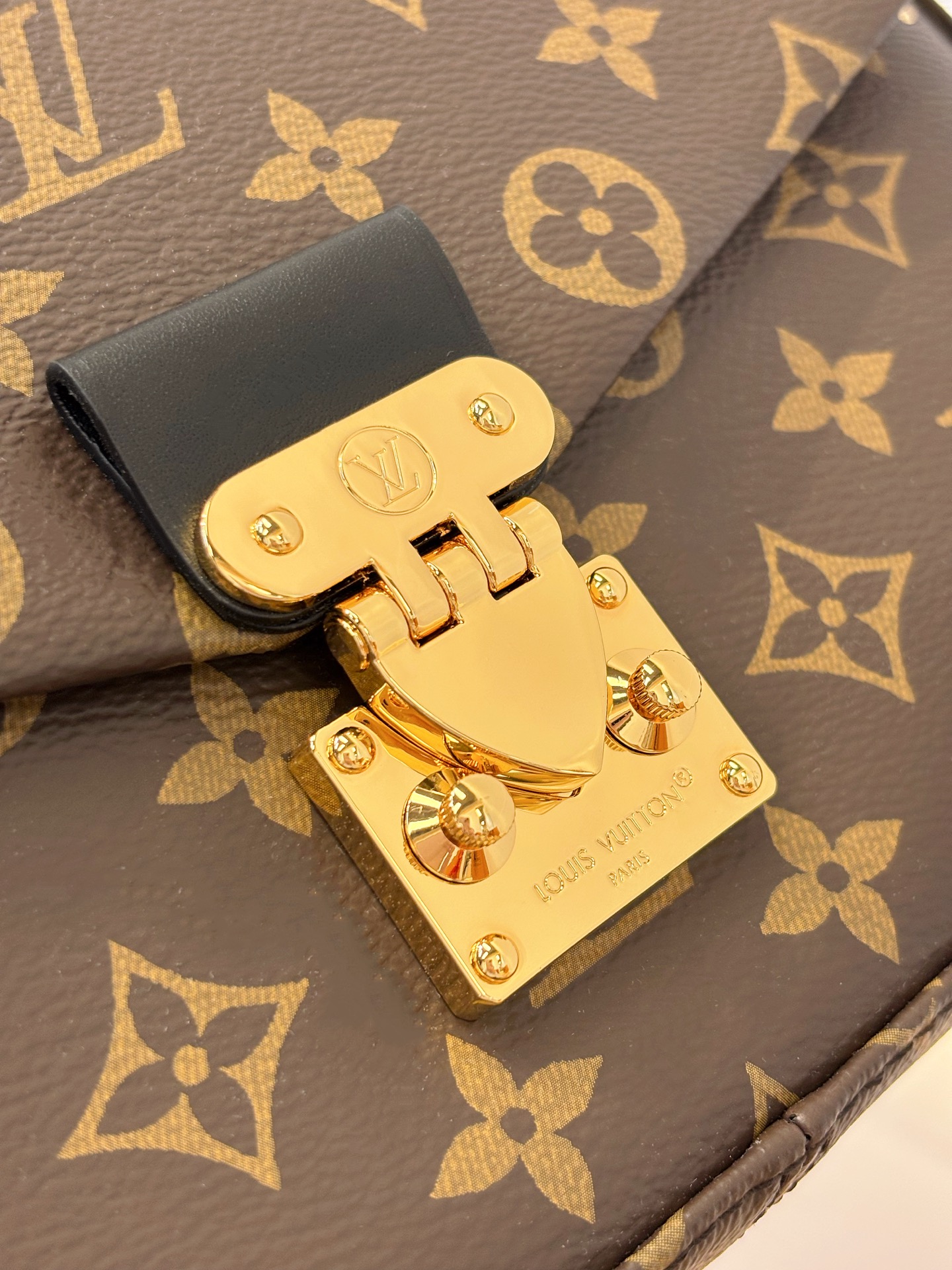 Louis Vuitton Messenger Bag Canvas M-l-s