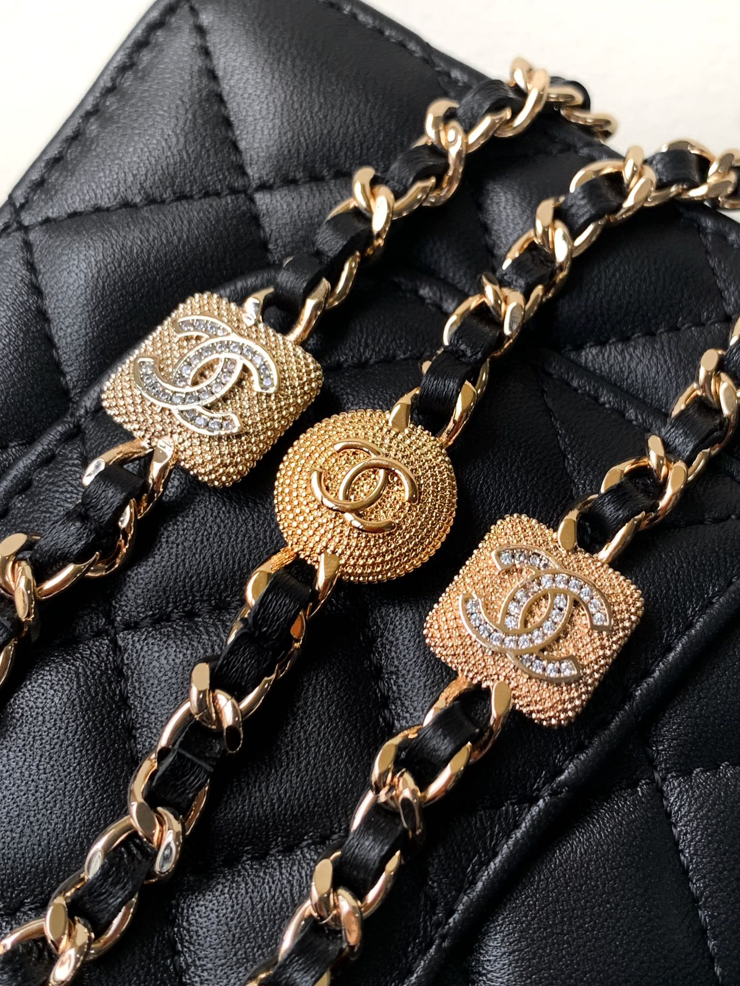 Chanel Basic Bag 12cm-l