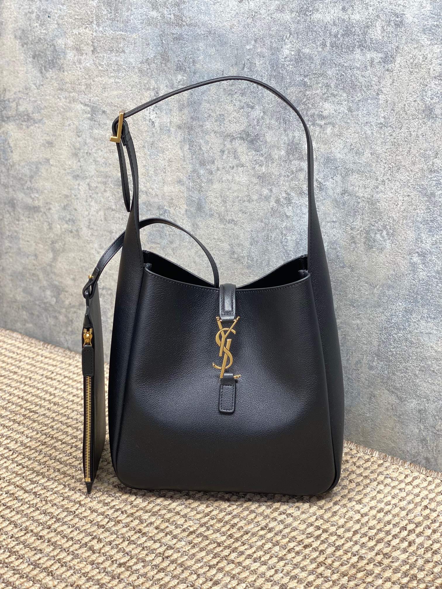 Ysl Basic Bag Cow Leather Black M-l-s