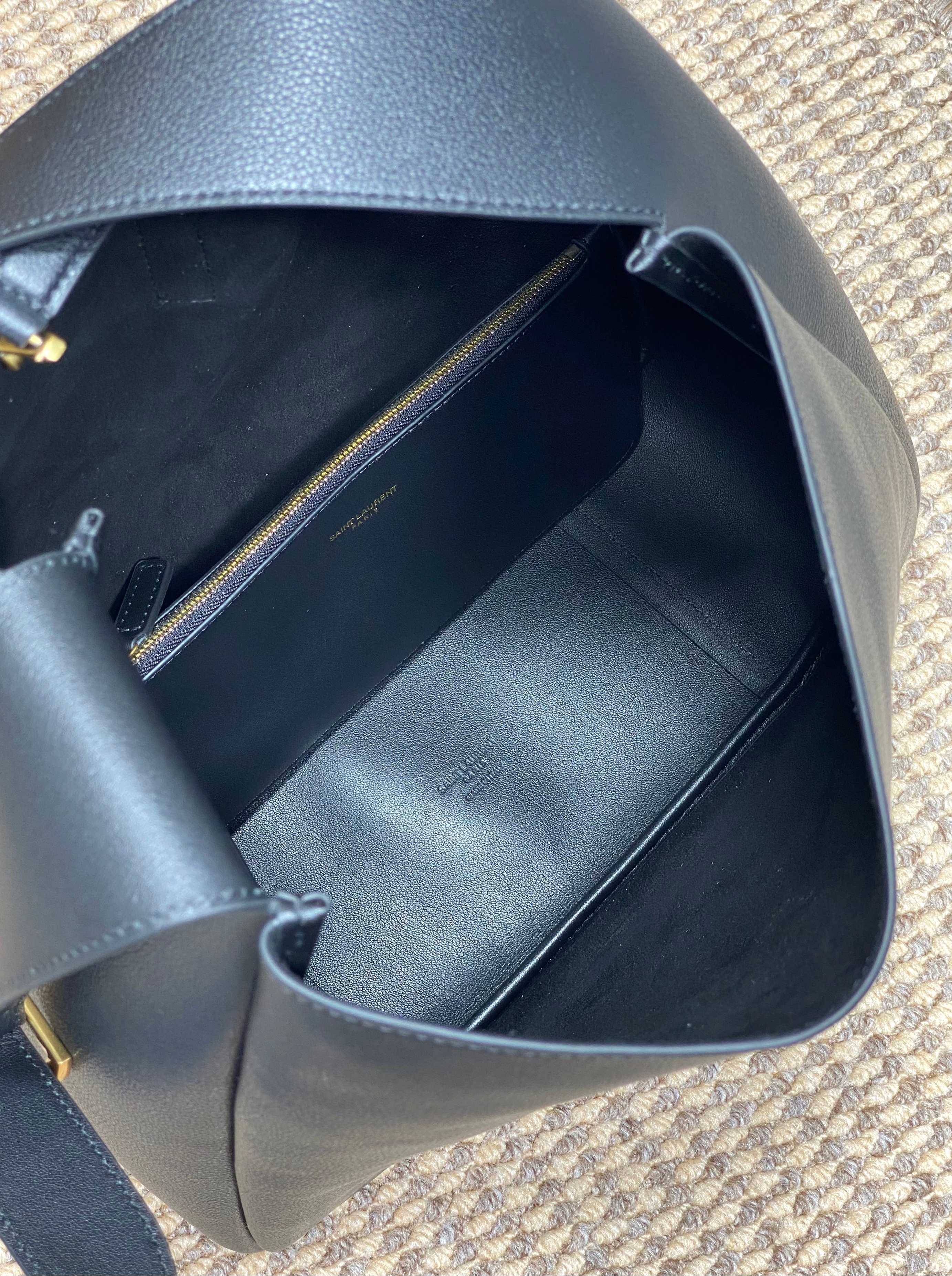 Ysl Basic Bag Cow Leather Black M-l-s