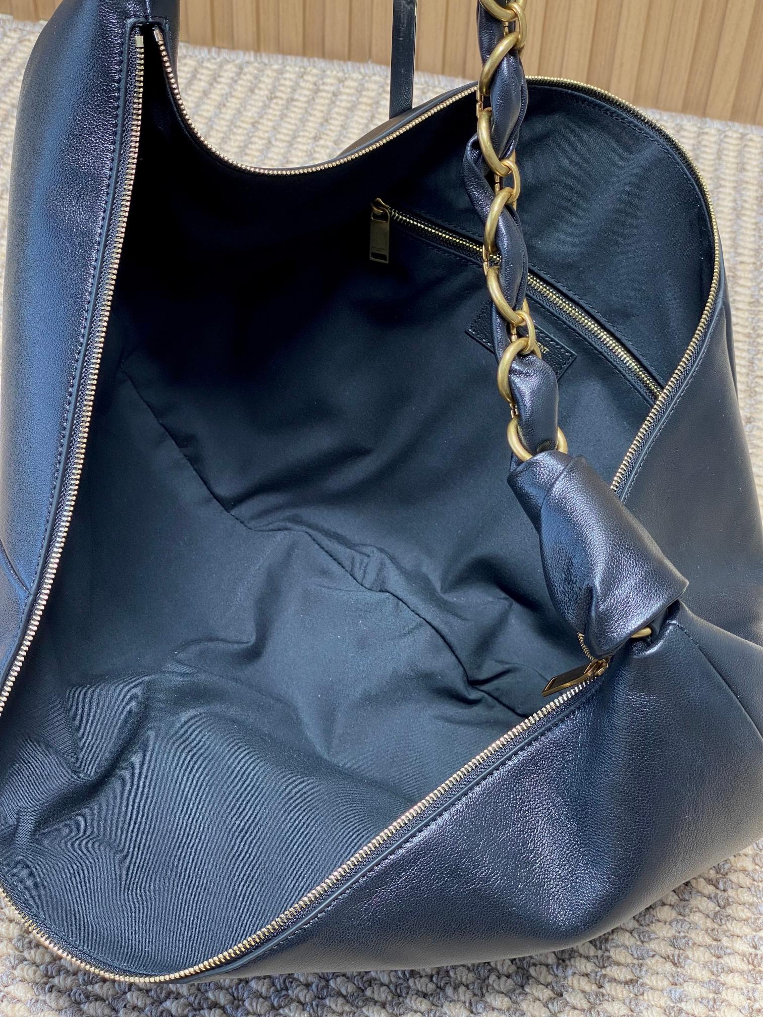 Ysl Basic Bag Sheepskin Black M-l-s