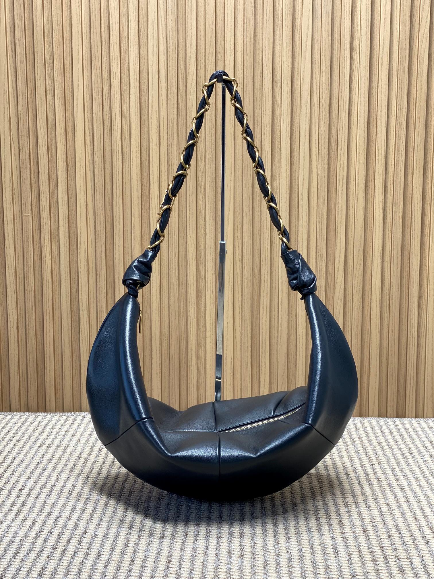 Ysl Basic Bag Sheepskin Black M-l-s