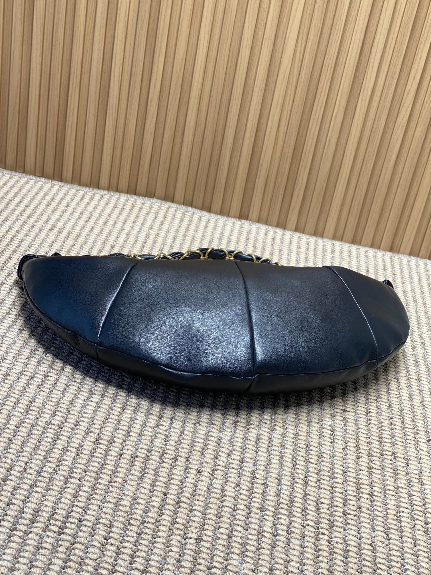 Ysl Basic Bag Sheepskin Black M-l-s