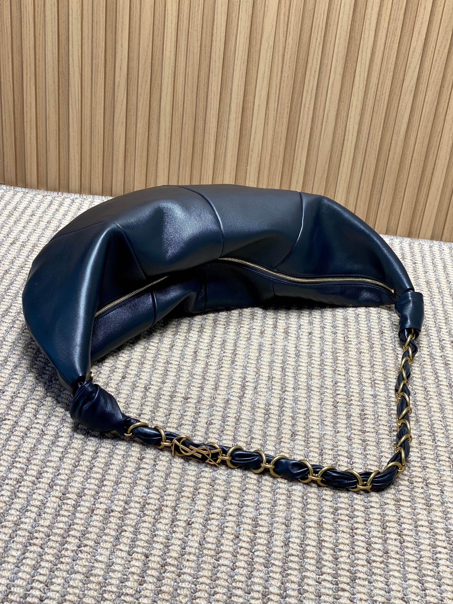 Ysl Basic Bag Sheepskin Black M-l-s