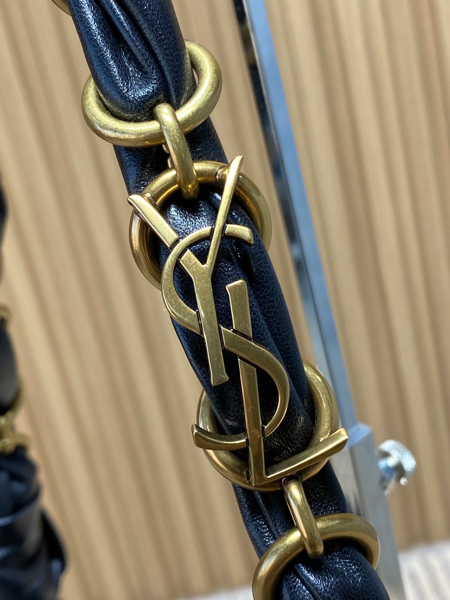 Ysl Basic Bag Sheepskin Black M-l-s