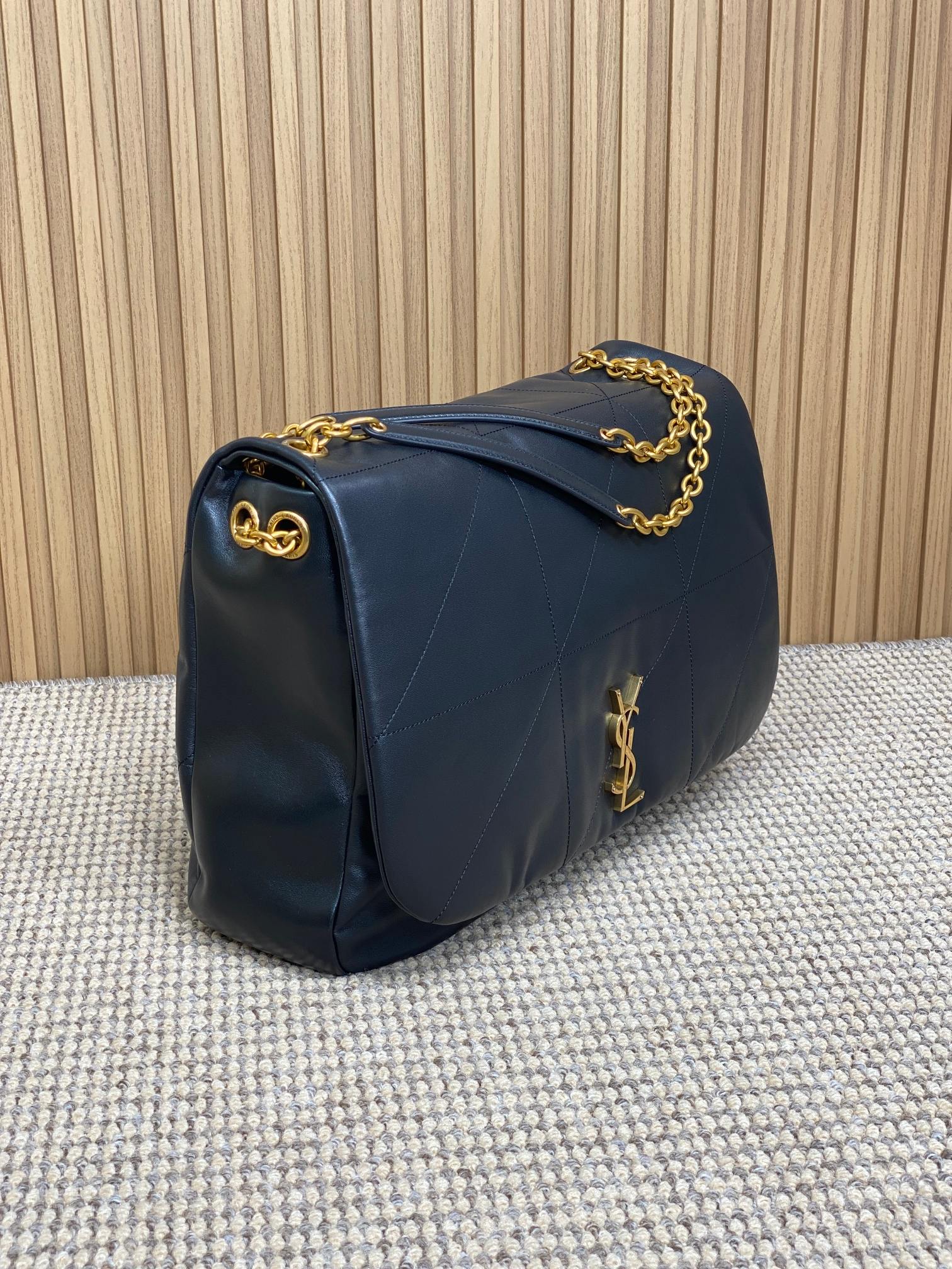 Ysl Basic Bag Sheepskin M-l-s